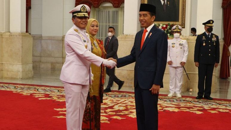Pesan Jokowi ke KSAL Baru: Kedaulatan Negara di Luar Jadi Tangggung Jawab Besar, Perbatasan Harus Jadi Perhatian