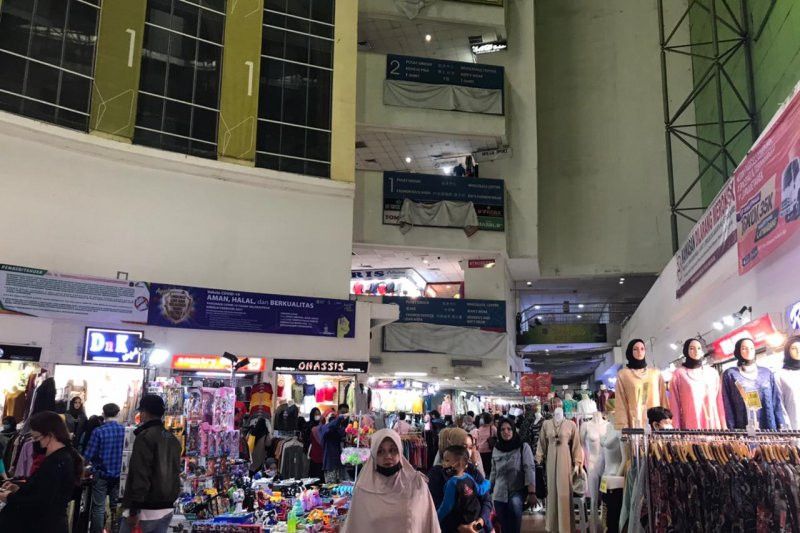 Cegah Kerumunan di Pasar, Pemprov DKI Larang Pengunjung Masuk Jika Tak Pakai Masker