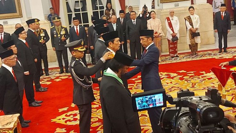 Menteri KIM, Pimpinan DPR hingga Surya Paloh Terima Anugerah Tanda Jasa dan Kehormatan HUT RI