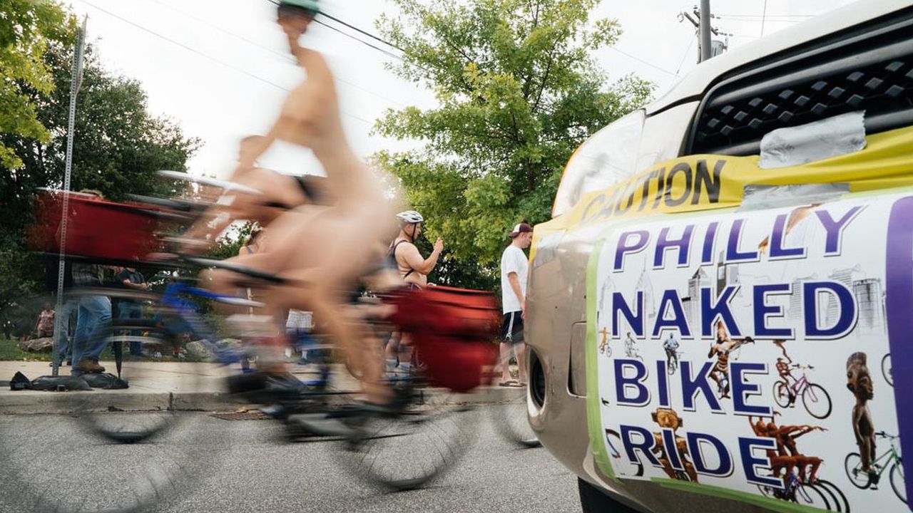 Philly Naked Bike Ride, Event Bersepeda Tanpa Busana Hanya Pakai Masker