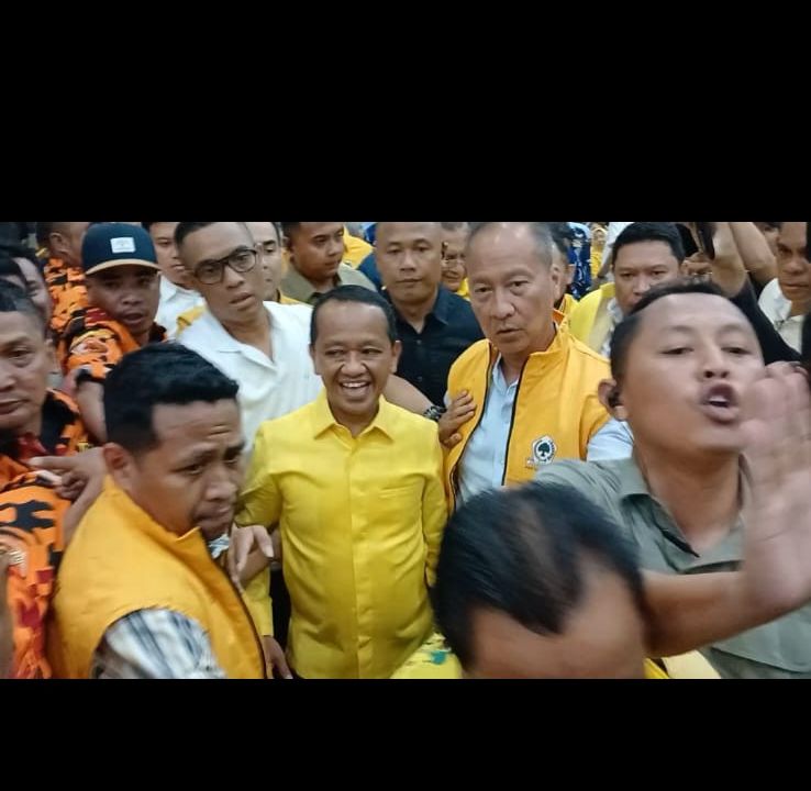 Bahlil Daftar Sebagai Bacalon Ketum Golkar Malam Ini, Kader Teriak 'Bahlil Golkar 1'