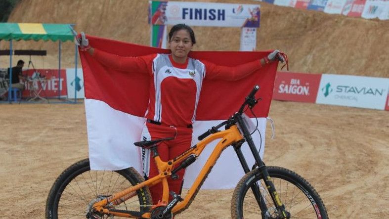 Aksi Tiara Andini Sabet Emas Balap Sepeda Downhilldi Sea Games Vietnam