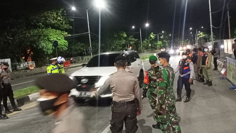 Cegah Mudik Idul Adha, Petugas Minta Pelintas Jembatan Suramadu Balik Kanan