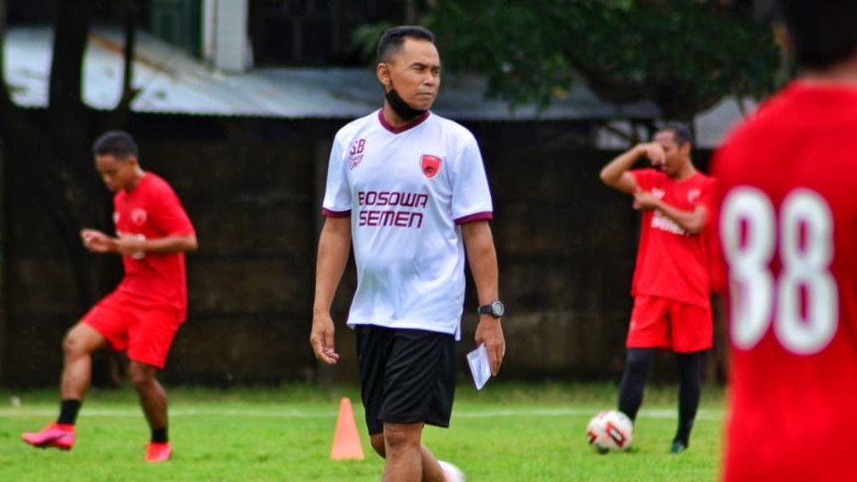 Pelatih Persiwangi Sekaligus Legenda PSM Syamsuddin Batola Tewas Kecelakaan di Pasuruan