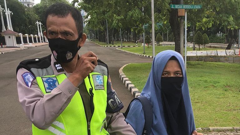 Perempuan yang Coba Terobos Istana Disebut Pendukung HTI, Chusnul Chotimah: Satu Barisan dengan Pendukung Anies