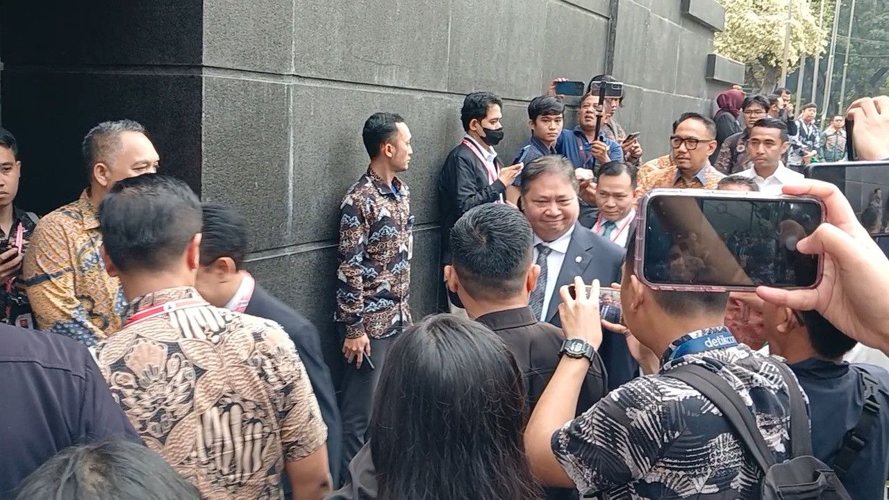 Airlangga Pasang Badan soal Kunker Jokowi ke Jawa Tengah saat Kampanye Pilpres 2024