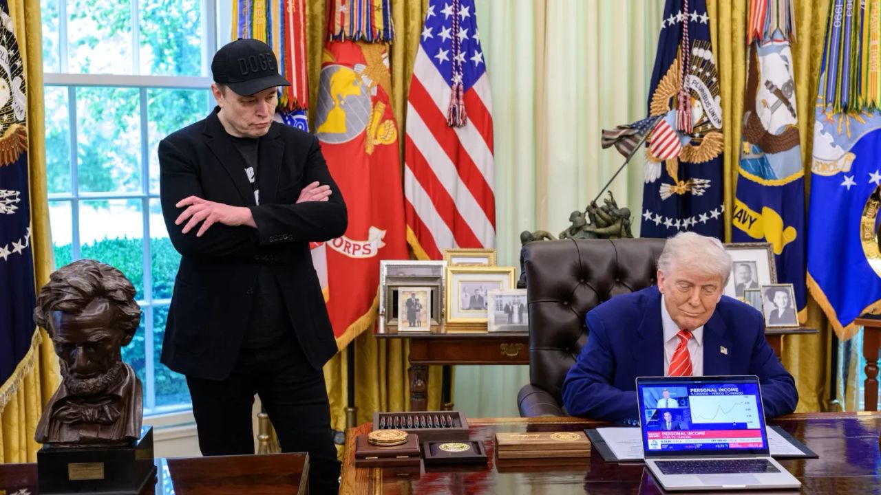 Hubungan Makin Memanas, Trump Ancam Deportasi Elon Musk
