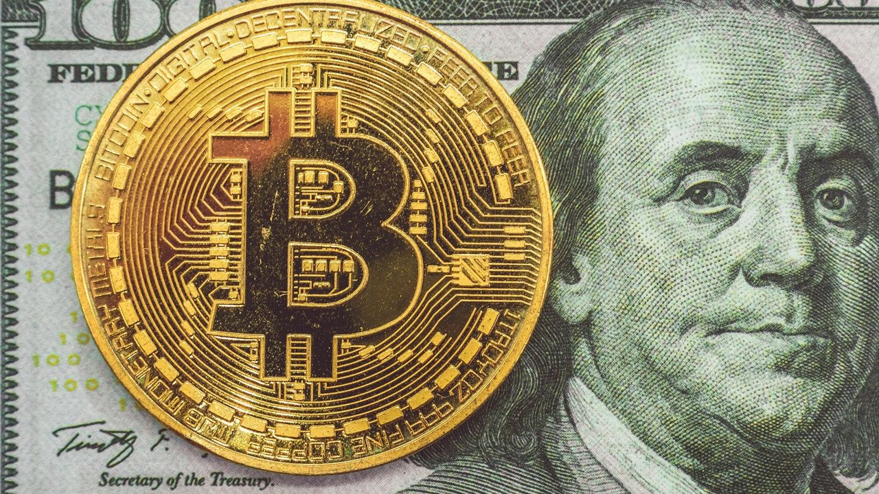 Aksi Masal Tarik Dana Bitcoin, Nilai Anjlok Jadi 31.200 Dolar AS