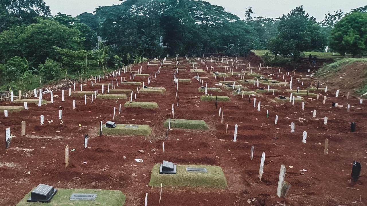 Covid-19 Melonjak di Jakarta, Petugas Pemakaman: Kami Kewalahan
