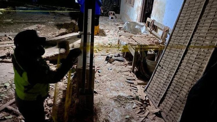 Empat Orang Tewas hingga 25 Rumah Rusak Akibat Ledakan Besar Diduga karena Petasan di Blitar