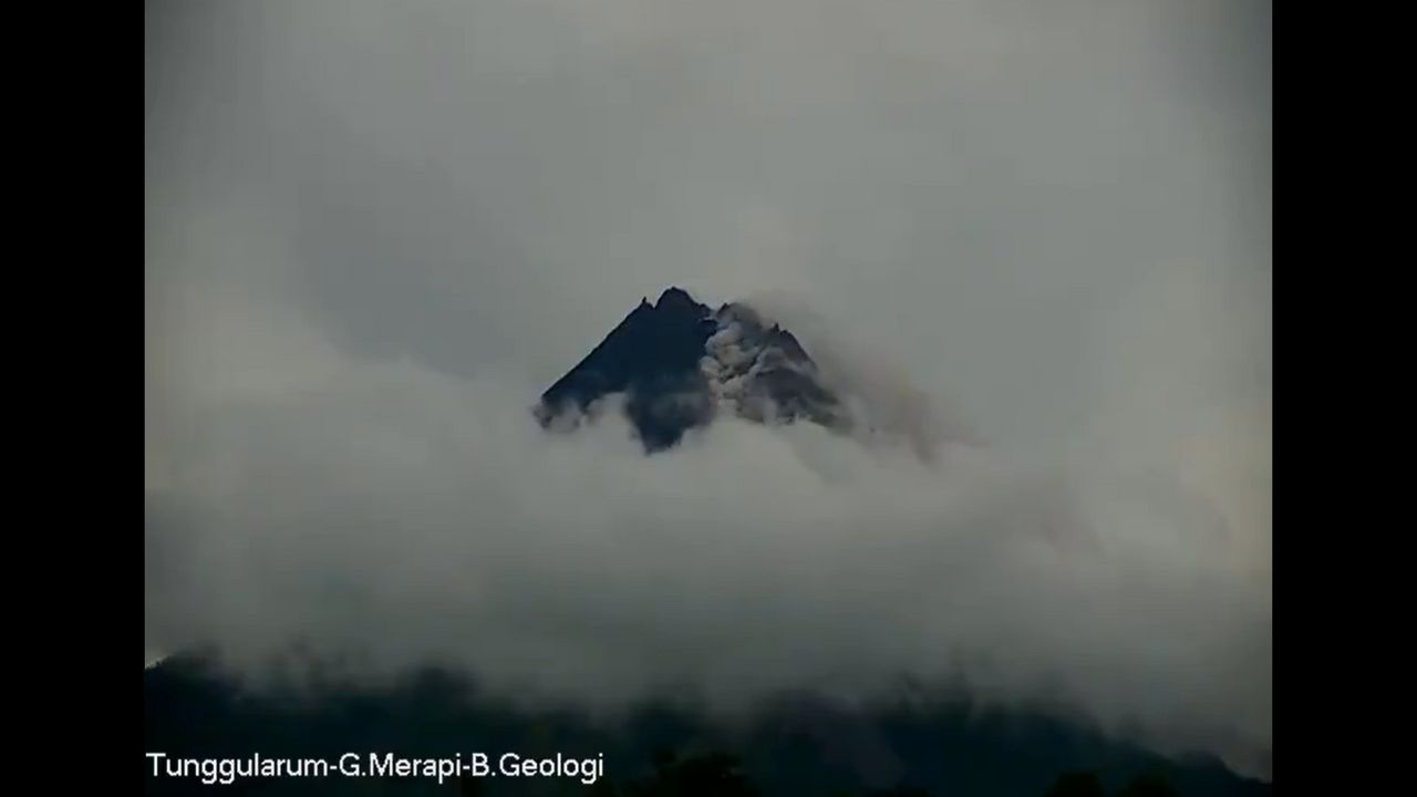 Situasi Terkini Gunung Merapi: Terus Semburkan Awan Panas Sejak Pagi