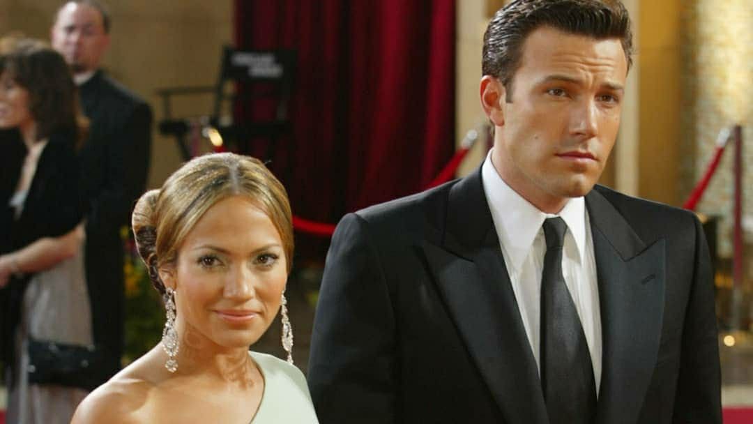 Makin Mesra, Jennifer Lopez dan Ben Affleck Kepergok Ciuman