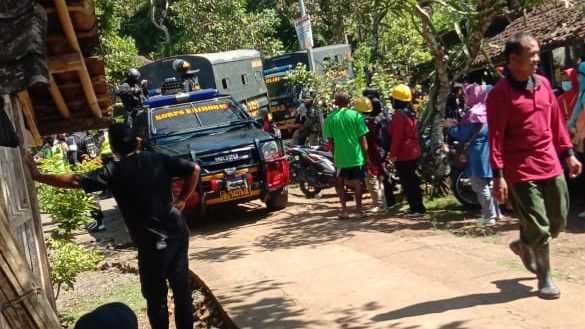 Mencekam! Detik-detik 40 Warga Wadas Purworejo Ditangkap, Masjid Dikepung Polisi