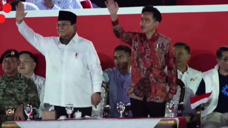 Prabowo-Gibran Lepas Peserta Karnaval HUT ke-80 RI di Monas
