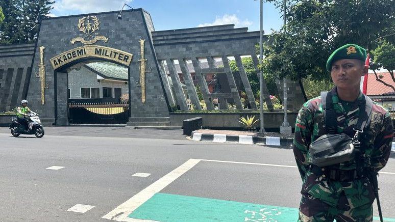 Para Menteri dan Wamen Tumpangi Pesawat TNI AU untuk Akmil, Pasukan Pengamanan Bersiaga