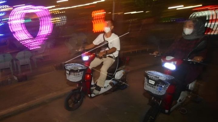 Ramai Anak-Anak Bersepeda Listrik di Jalan Raya Tangerang, Polisi Resah