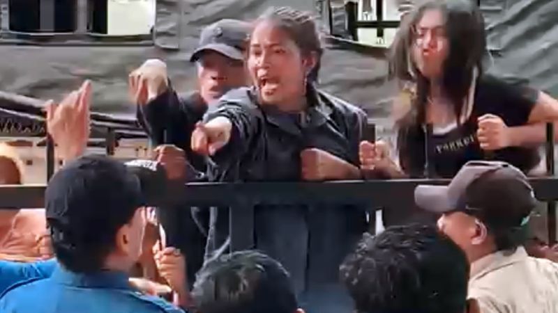 Viral Orang Tua dari Anak Jalanan di Makassar Ngamuk dan Lempar Mobil ...