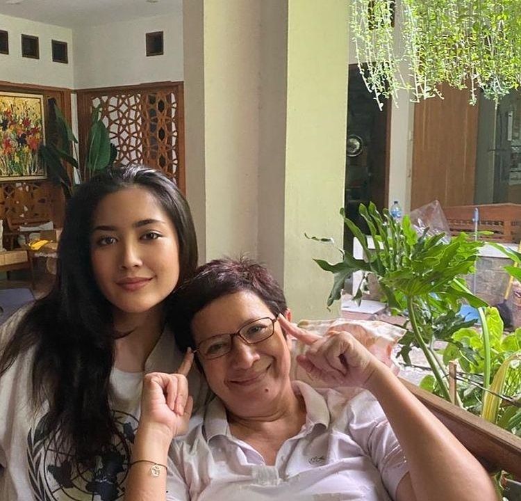 Potret Nurul Arifin dan Maura Magnalia (instagram/na_nurularifin)