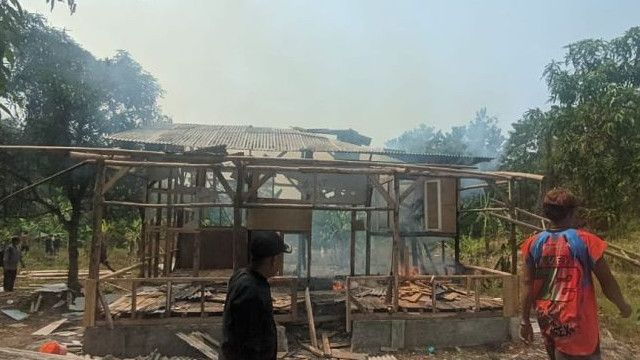 Viral Warga Sukabumi Bongkar Makam Keramat Palsu, Takut Menyesatkan