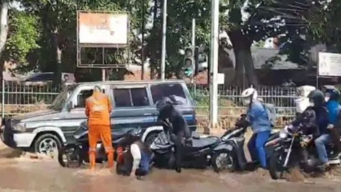 Pemprov DKI Berencana Normalisasi Kali Baru Kramat Jati untuk Atasi Banjir