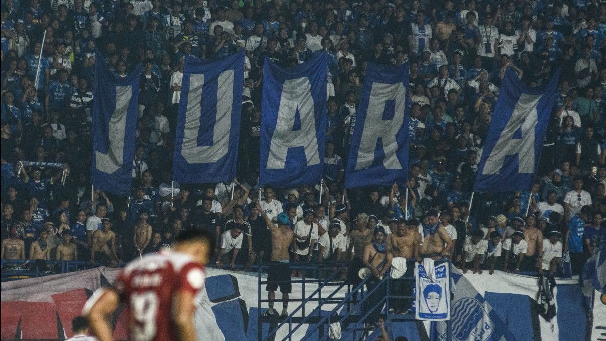 Persib Minta Maaf kepada Suporter yang Asyik Menonton dan Terganggu Serangan Bobotoh