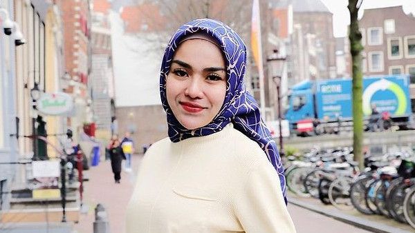 Makin Bertambah Setiap Harinya, Korban Medina Zein Kini Datang dari Sosialita Surabaya, Tagih Uang Rp1 Miliar