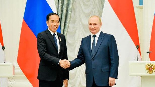 Bertemu Jokowi, Putin Kenang Bantuan Rusia untuk RI yang Baru Merdeka: Kami Bantu Bangun Stadion dan Rumah Sakit