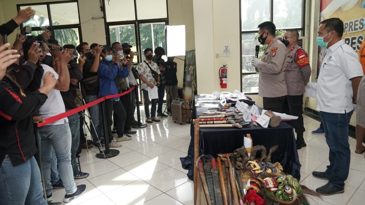 Terungkap Motif Ustaz Pengganda Uang di Bekasi, Polisi Sita Jenglot
