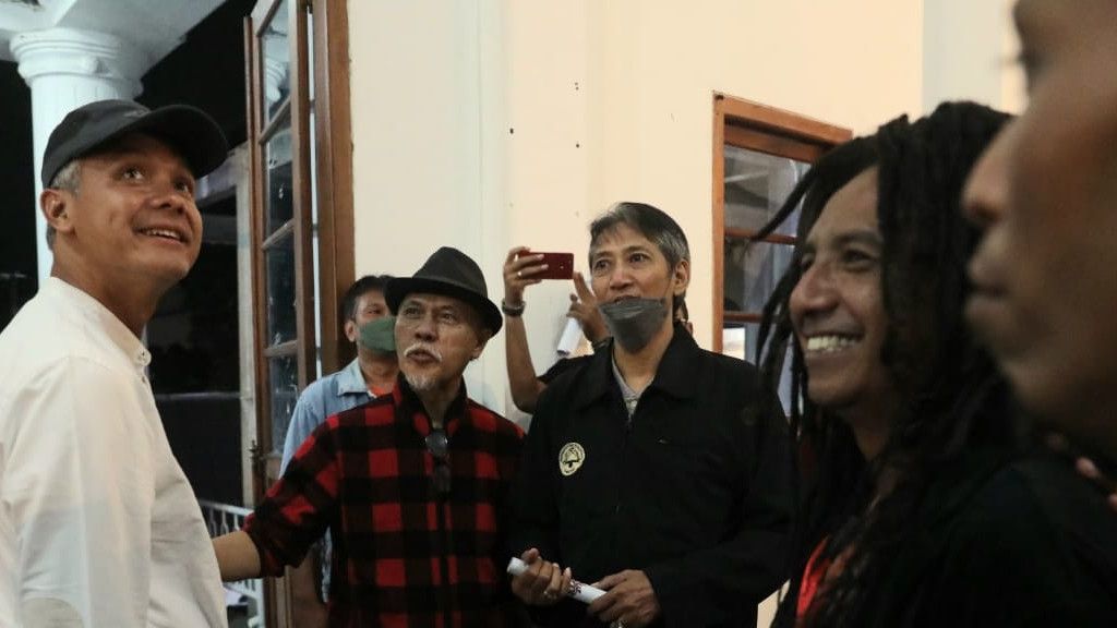 Puan Kumpulkan Kader PDIP di Semarang, Ganjar Pilih Nonton Konser Rock dan Temui Seniman