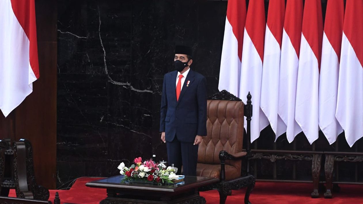 Sedih di Negara Sendiri Dikerdilkan, Denny Siregar Berjanji kepada Jokowi: Jangan Khawatir Pakde..