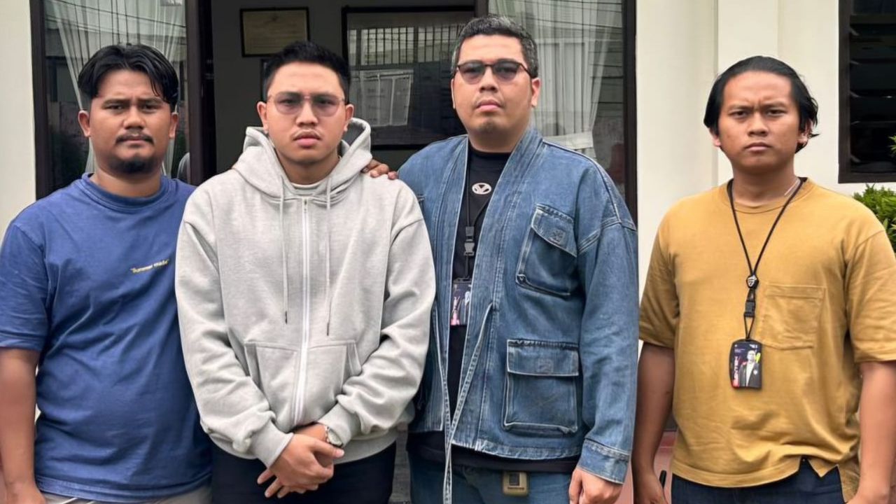 Begini Cara Resbob Saat Coba Kecoh Polisi yang Ujungnya Diborgol Juga