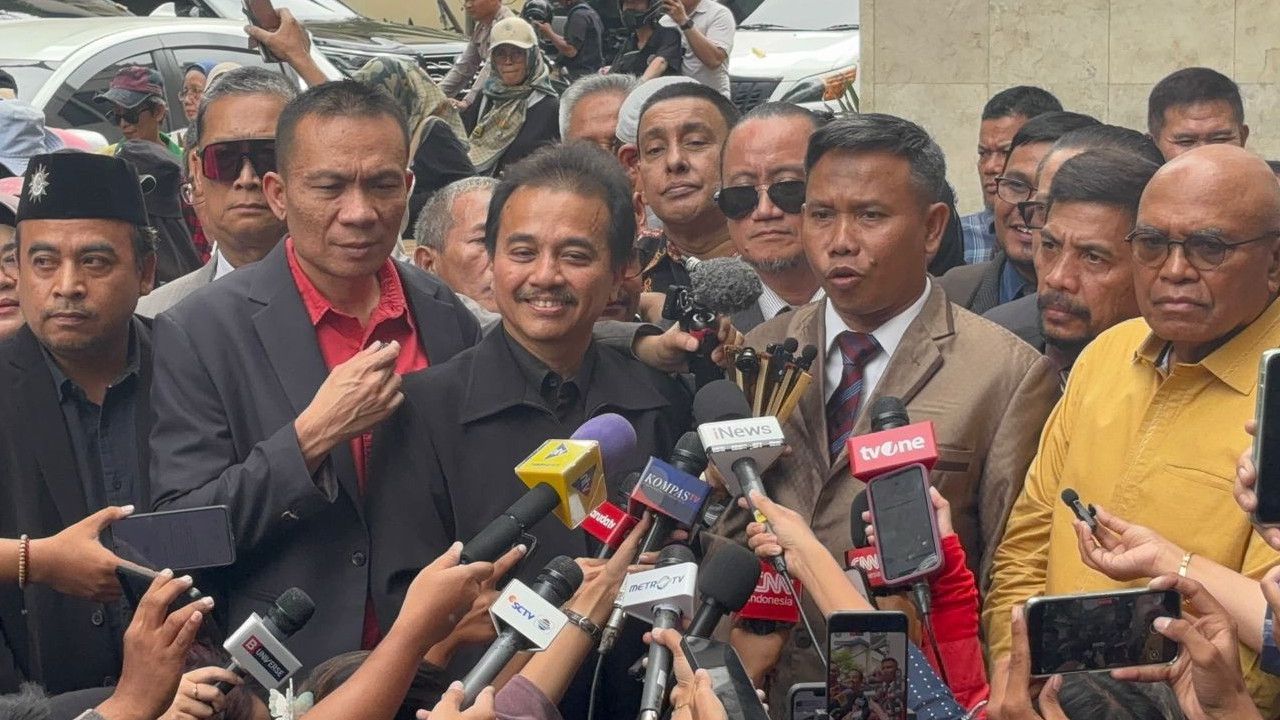 Tak Terima Roy Suryo Jadi Tersangka, Pengacara: Harusnya Firli Bahuri yang Ditahan!