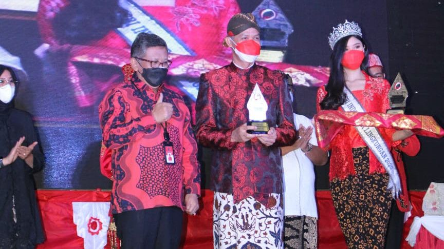 Gubernur Ganjar Diganjar Trisakti Tourism Award 2021 dari PDIP