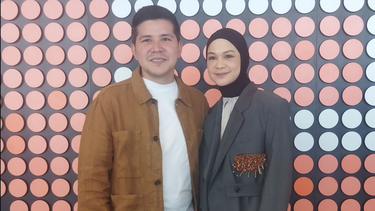 Beda Selera Gaya Berpakaian, Cara Unik Haykal Kamil dan Tantri Namirah Jadikan Fashion Bahan Diskusi Menyenangkan