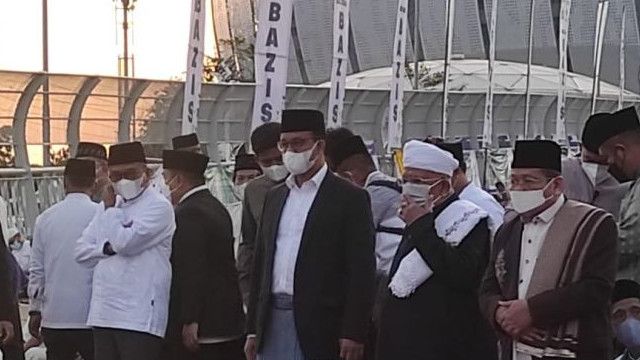 Idul Adha 'Perdana' di JIS, Anies Baswedan Salat Id Bersama Ratusan Warga