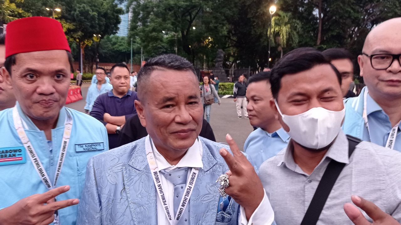 Terang-terangan Dukung Prabowo, Hotman Paris ke Istora Senayan Tonton Debat Capres