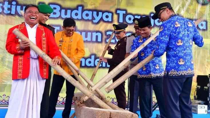 Pj Gubernur Sulsel Zudan: Festival Budaya Toraja Utara Harus Diviralkan