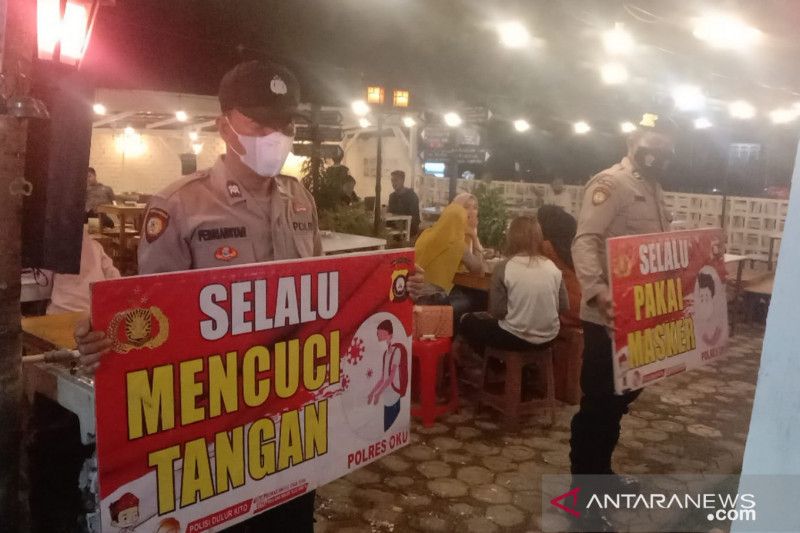 Awasi Dine-in 20 Menit Selama PPKM Level 4,  Satpol PP Hingga TNI-Polri 'Turun Tangan'