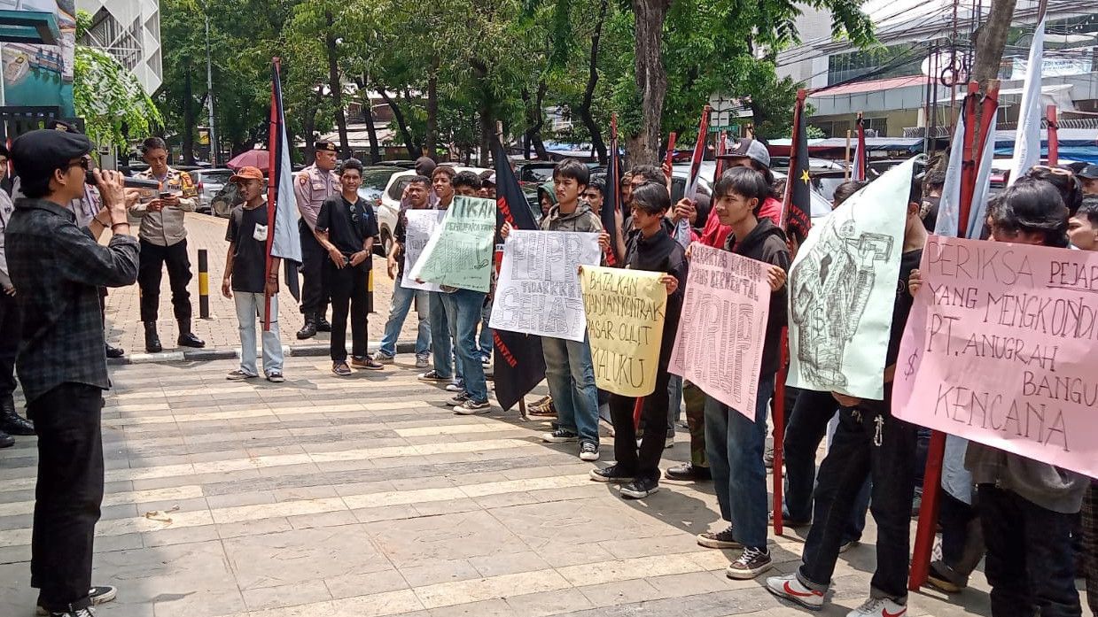 Gelar Aksi Demo, LSM Minta Kemen PUPR Batalkan Pembangunan Pasar Olilit Maluku