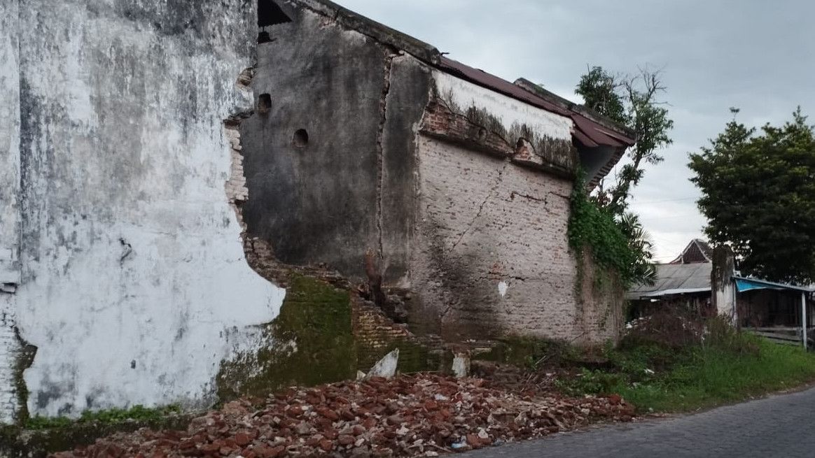 Kondisi Tembok Keraton Kasunanan Surakarta: Runtuh di Tengah Memanasnya Konflik Dua Kubu