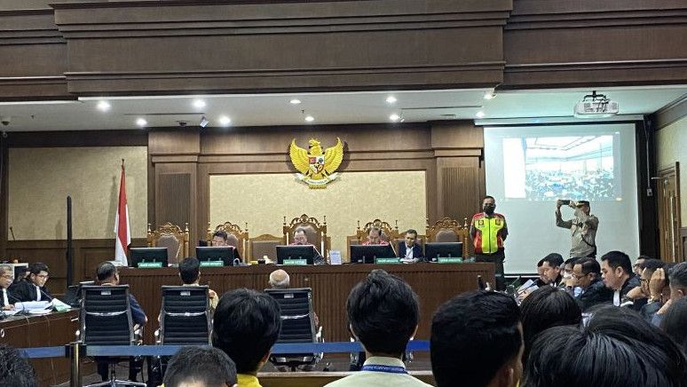 Hakim Merasa Heran Proyek BTS 4G Kominfo Rp10,8 Trilun Tak Libatkan Ahli