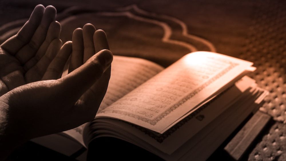 Tak Susah Dilakukan, Cara Meruqyah Diri Sendiri dengan Doa-Doa di Al-Qur’an