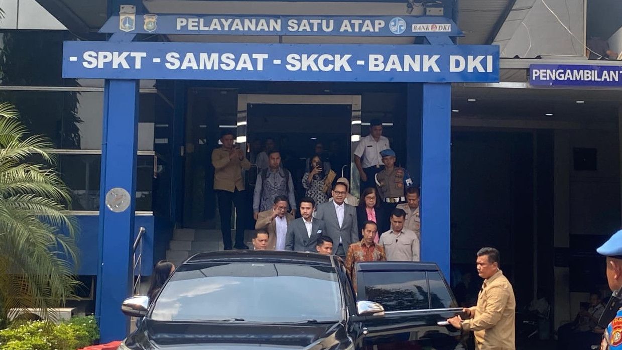 Jokowi Tiba di Polda Metro Jaya Laporkan Tudingan Ijazah Palsu