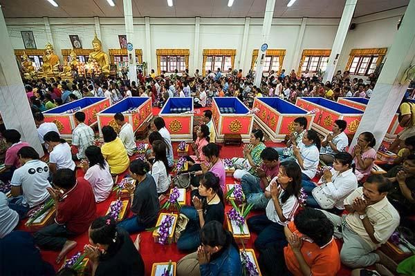 Ritual peti mati Thailand