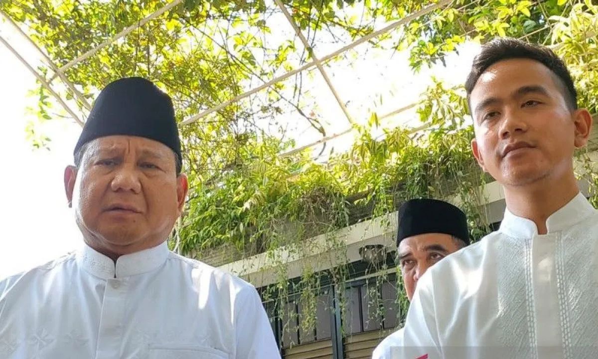 Kompak Pakai Kemeja Putih, Prabowo-Gibran Menuju ke KPU