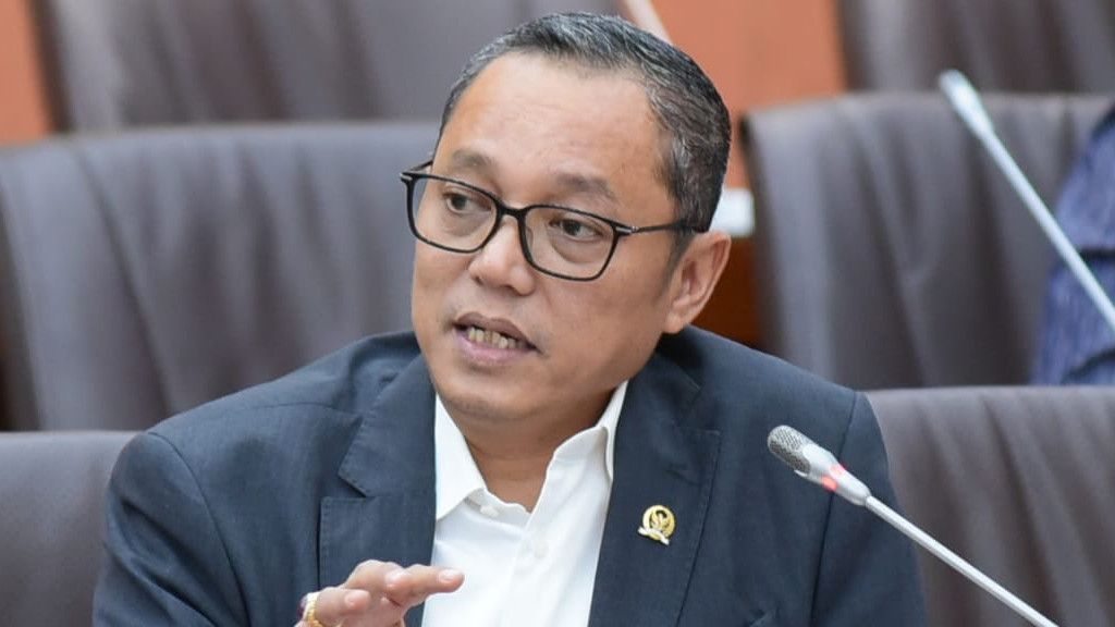 Ketimbang Tegur Prabowo cs, DPR Minta Pemda Jangan Cuma Andalkan Pajak