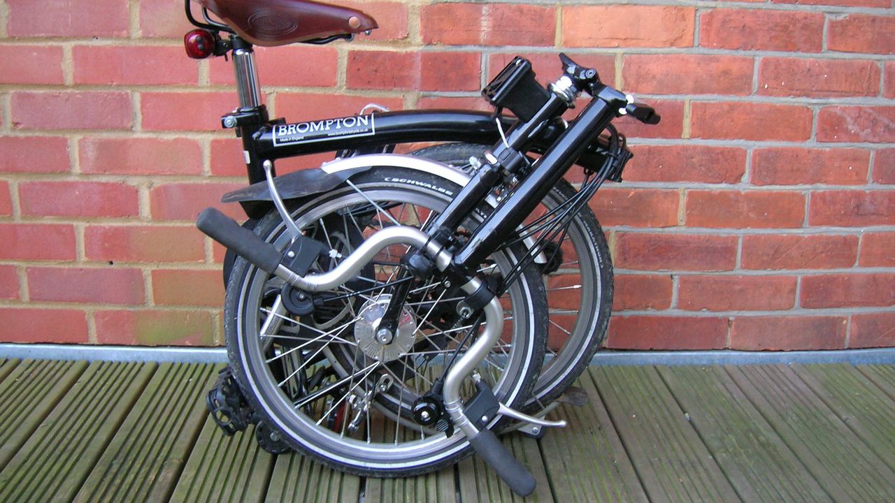 Kepincut Sepeda Brompton Bikin Sekjen Kemensos Terseret dalam Kasus Bansos COVID-19