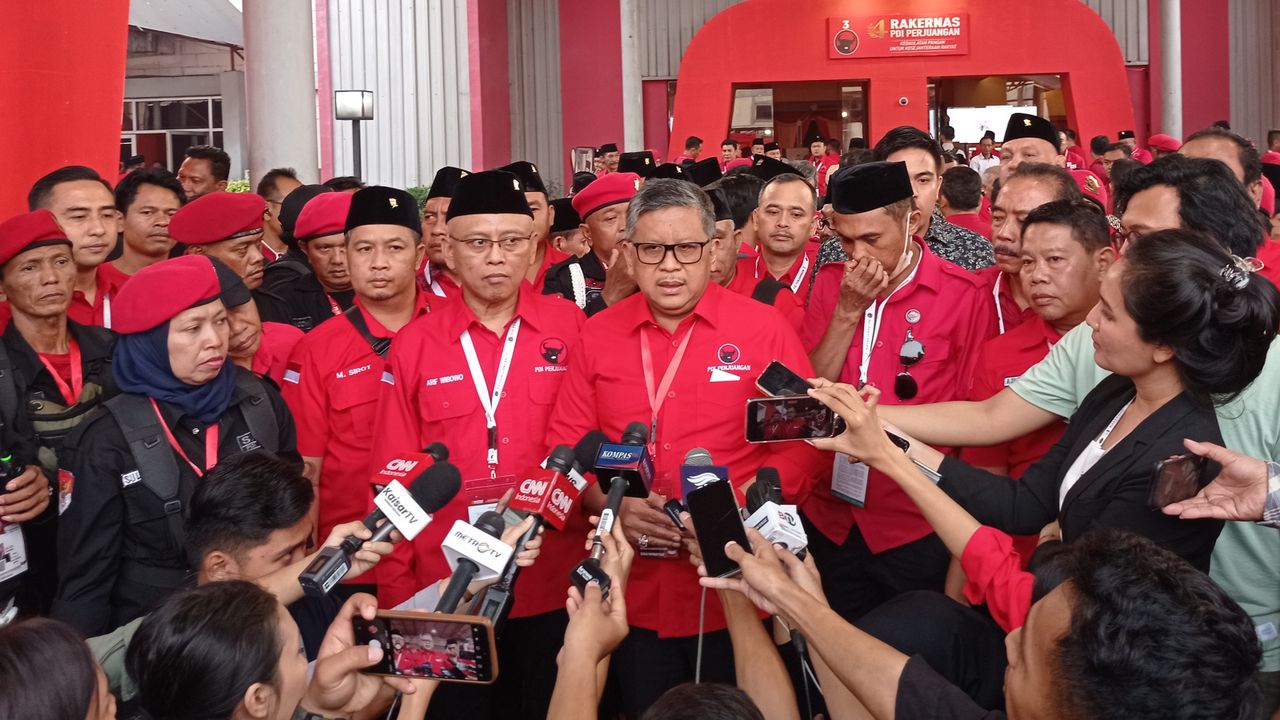 Anggap Reshuffle Sekarang Kurang Kondusif, Hasto Minta Jokowi Optimalkan Program Kerja