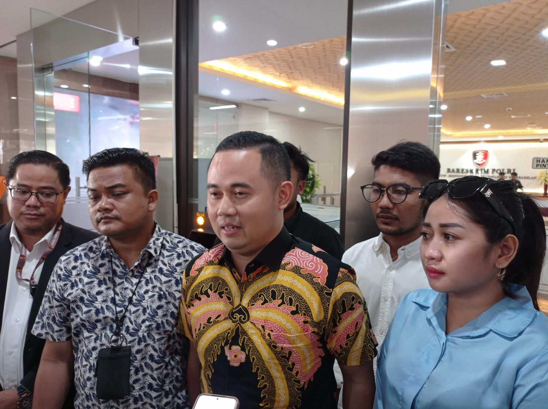 Perwakilan LBH Rampai Nusantara, Hendra Ferdiansyah di Bareskrim Polri, Jakarta. (Era.id/Sachril Agustin)