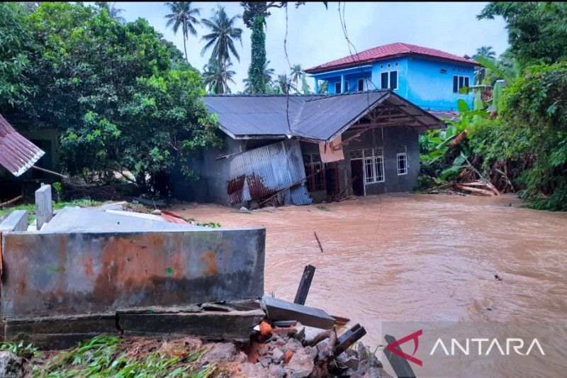 Ayo Bantu Warga Terdampak Banjir di Natuna Kepri, Butuh Makanan, Pakaian, dan Alas Tidur